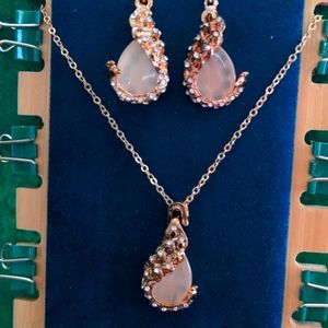 A234 🔥 5 For $35 🔥 Gold Tone Peacock Necklace & Pierced Earring Set